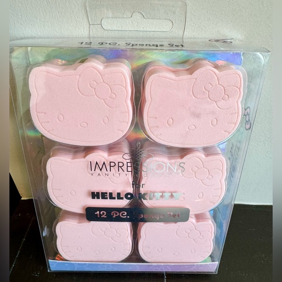 Hello Kitty LED Compact Mirror & 12 pc Make Up Sponge Set by Expressions - Picture 9 of 10
